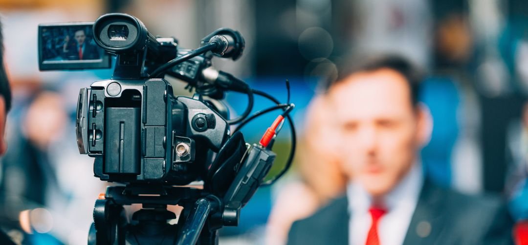 Un porte-parole s'entraine au média training face caméra